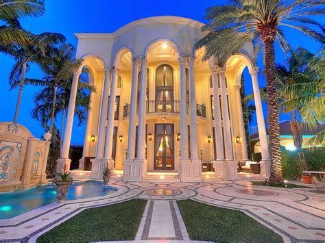 Versace mansion history